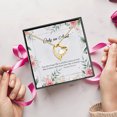 Only An Aunt Can Gives Hug Like A Mother Heart Pendant Necklace - Gift For Aunt From Niece