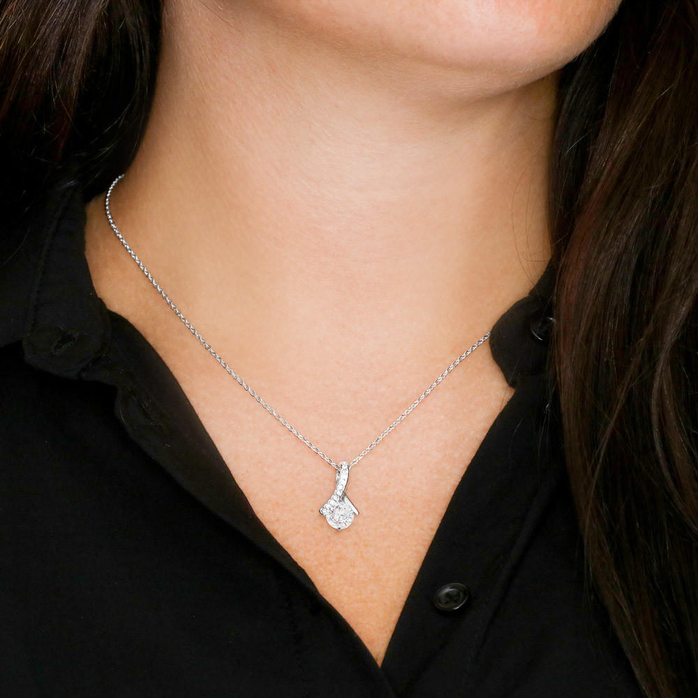 Alluring Beauty Necklace Message Card Model