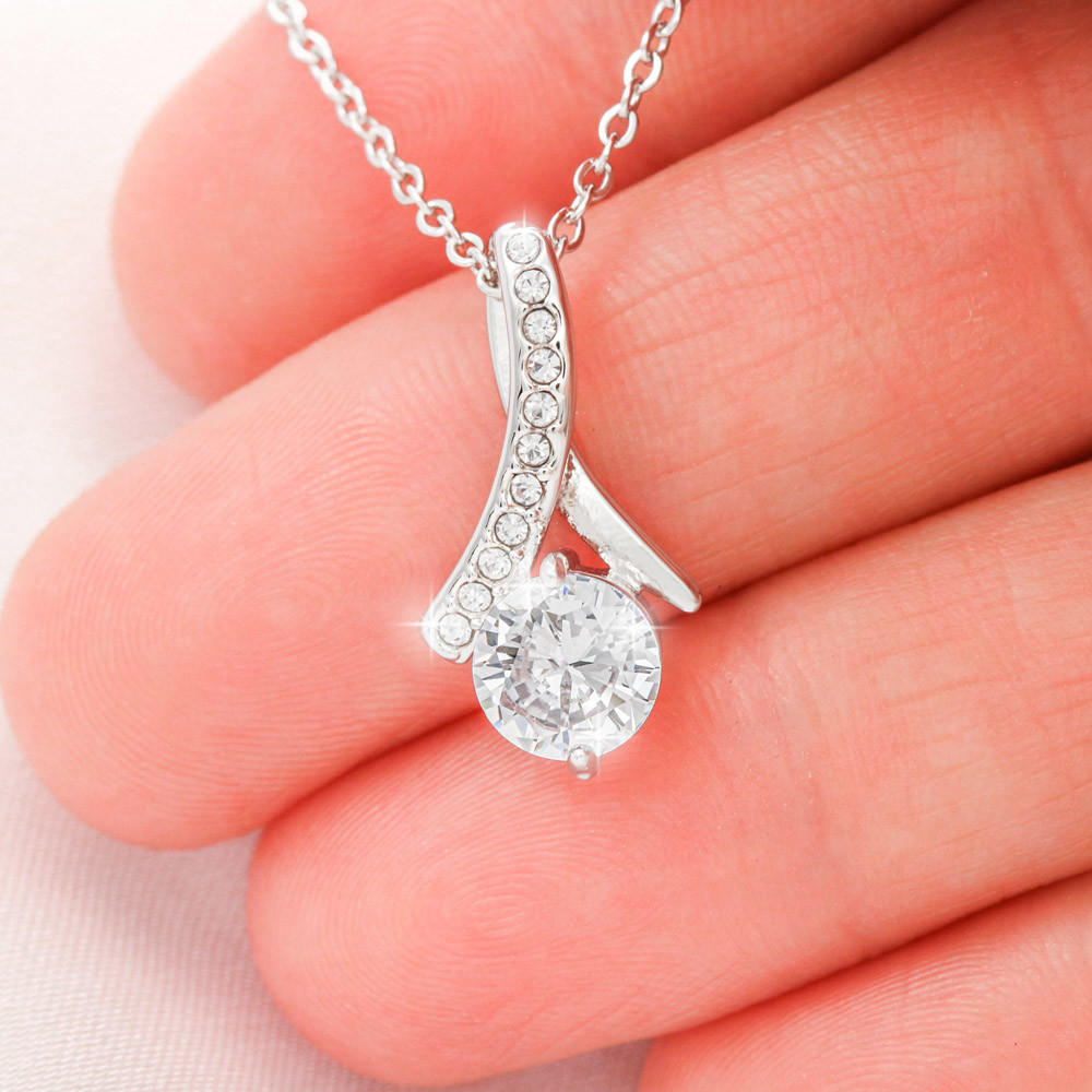 Alluring Beauty Necklace Card 1