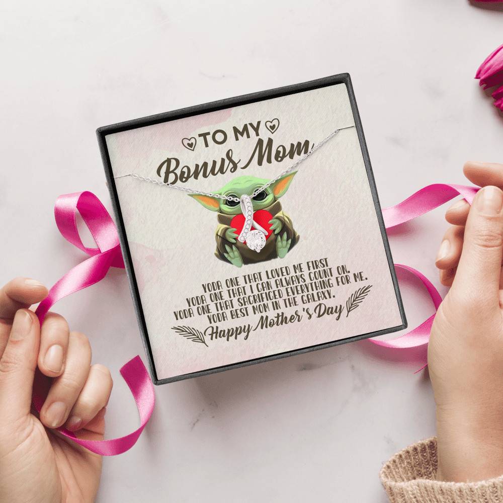 To My Bonus Mom Yoda the One That Loves Me First Happy Mother's Day Alluring Beauty Necklace