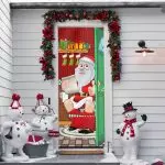 20 HG UU TIEN. Santa In Restroom (7) Mockup 6