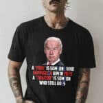 Men's black tee mockup psd on tattooed model